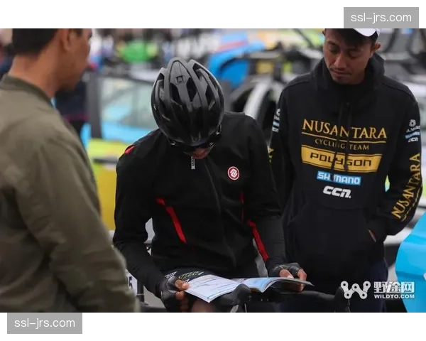 巴林站期间,各车队领队就“冲刺赛周末格式”展开激烈讨论 巴林站期间,各车队领队就“冲刺赛周末格式”展开激烈讨论