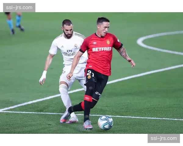 专栏：三后卫体系在意甲回潮，是战术复古还是针对现有锋线的无奈？